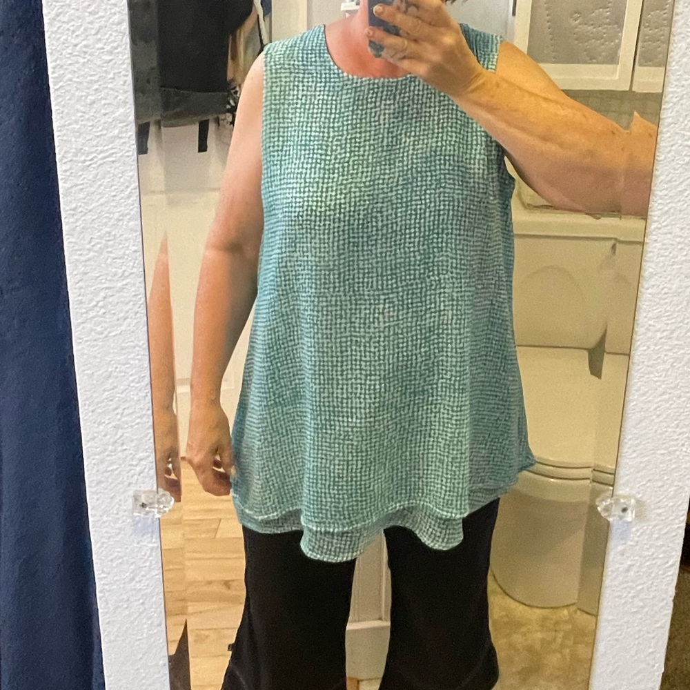Fever XL green /white check gingham flowey longer sleeveless top